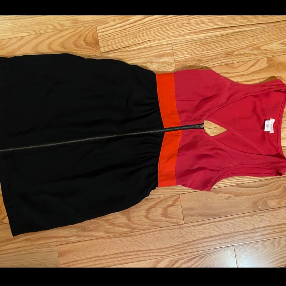 URBAN OUTFITTERS zip front, open back dress